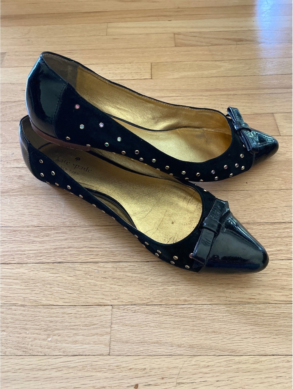 Kate Spade New York studded point toe patent leather flat black bow 8 old money